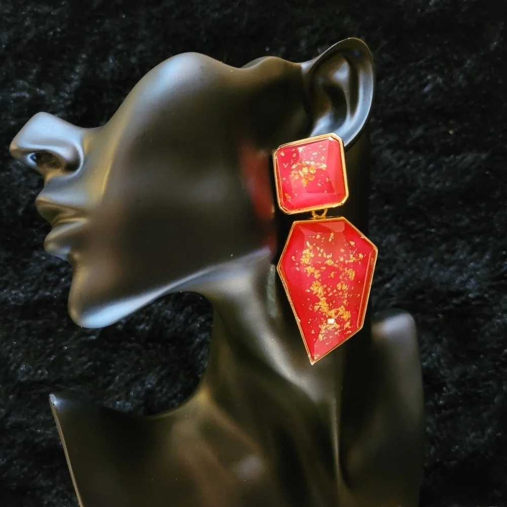 🧚Host Pick - NWT Oversized Red Gold Flake Geometric Gold Drop Earrings